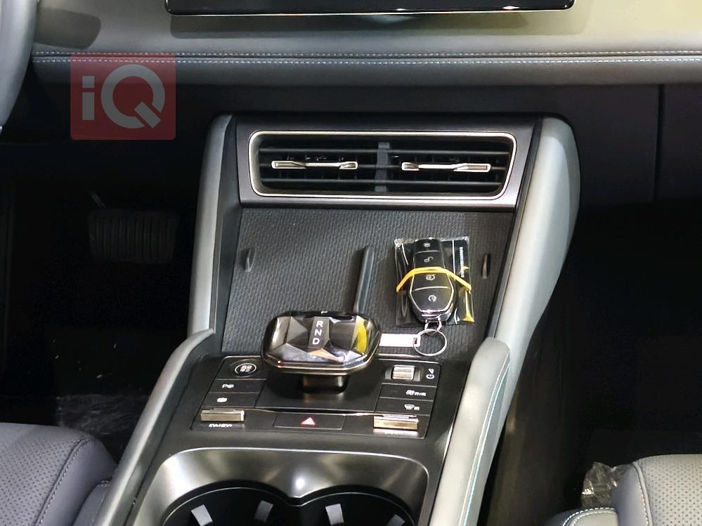 بي واي دي كوين L DM-i